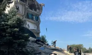 Армія рф атакувала дроном Дніпровський район Херсона, поранено чоловіка