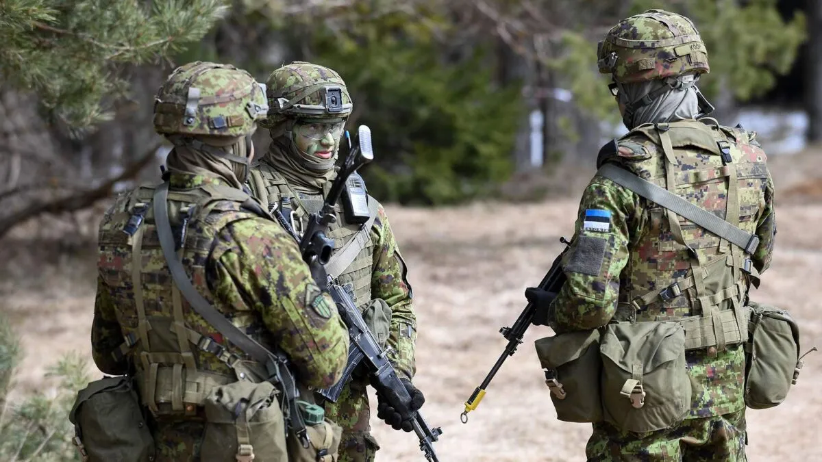 Скільки естонців готові долучитись до оборони країни – опитування
