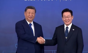 Велика мережа банкоматів у Польщі додала меню українською мовою