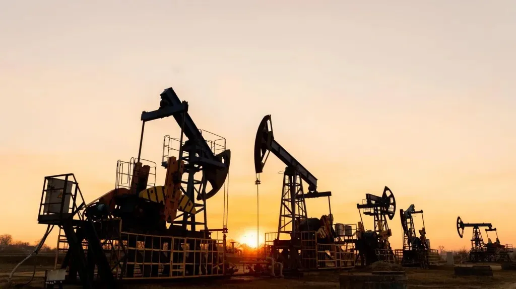 Ціни на нафту знову зросли на тлі загострення між США та Іраном