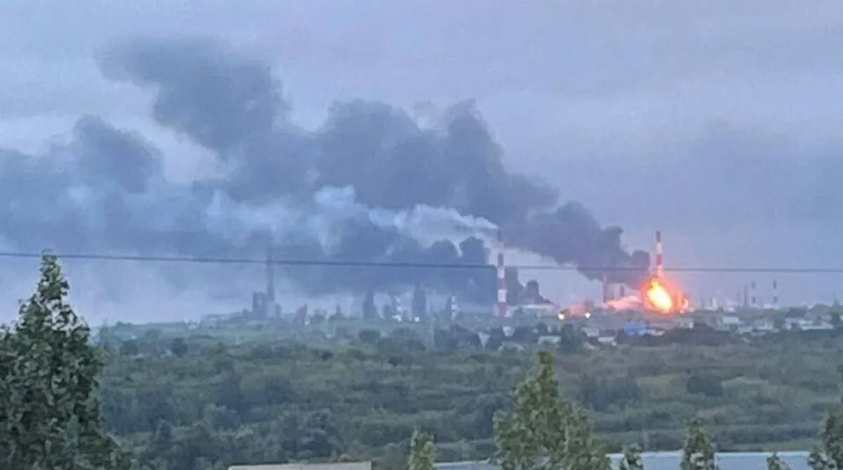 В РФ дрони атакували Сизранський НПЗ у Самарській області
