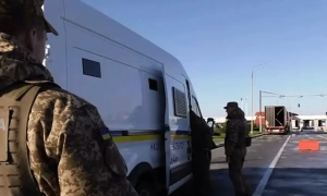 Відео: ЗСУ збили ворожий дрон над залишками Каховського моря