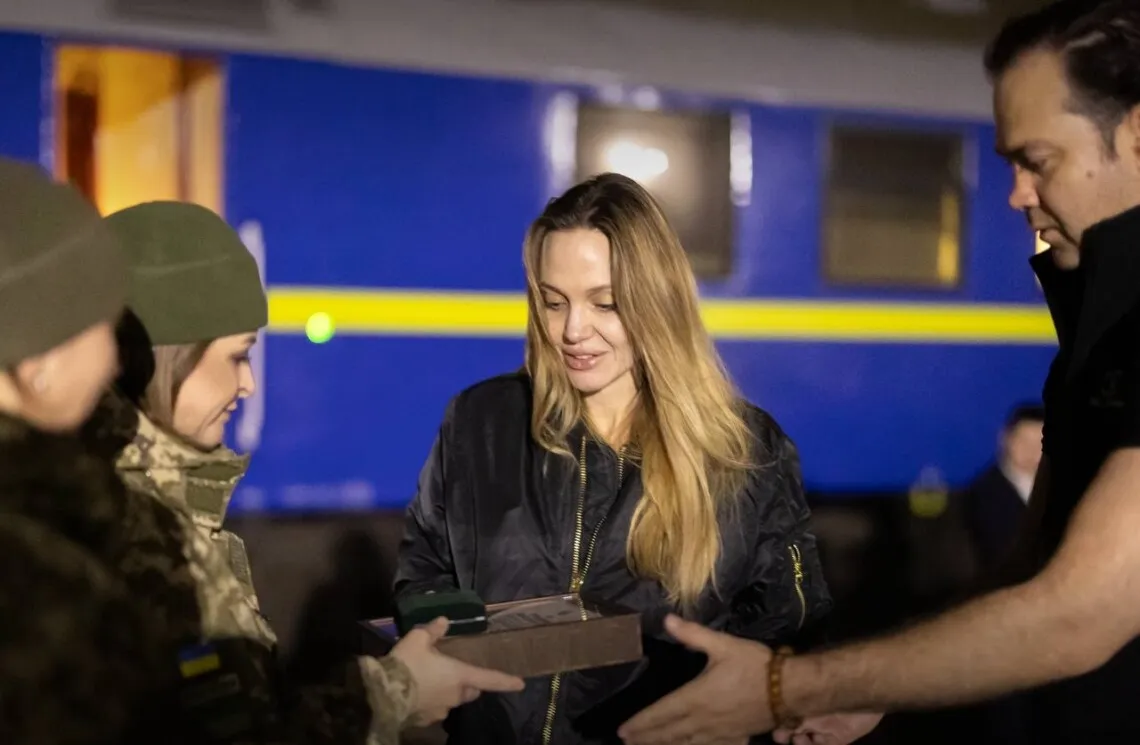 Анджеліна Джолі вперше поділилась враженнями від візиту до України