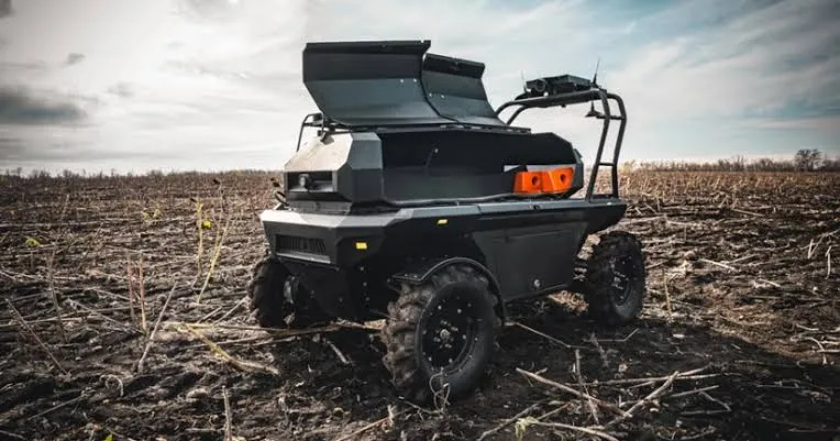 Video: A Stranger Helped a Ukrainian Robot Complete a Combat Mission