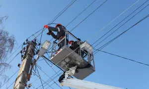 У Маріуполі масово не платять зарплати будівельникам, які відновлюють місто