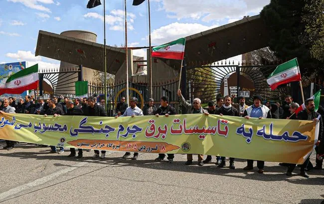 Іран прикриває електростанції «живими ланцюгами»