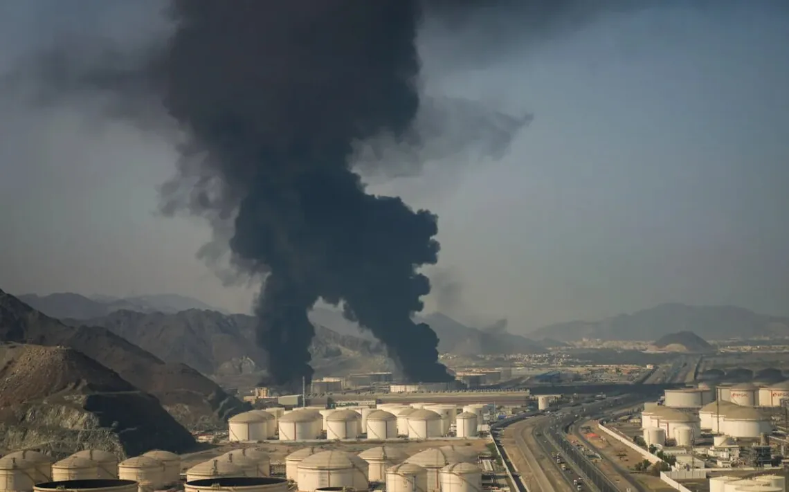 Нафтопереробний завод у Кувейті знову атакували іранські безпілотники