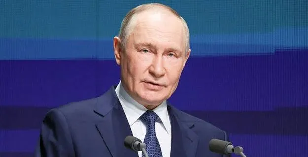 Рейтинг Путина за неделю резко упал на 2,1 пункта