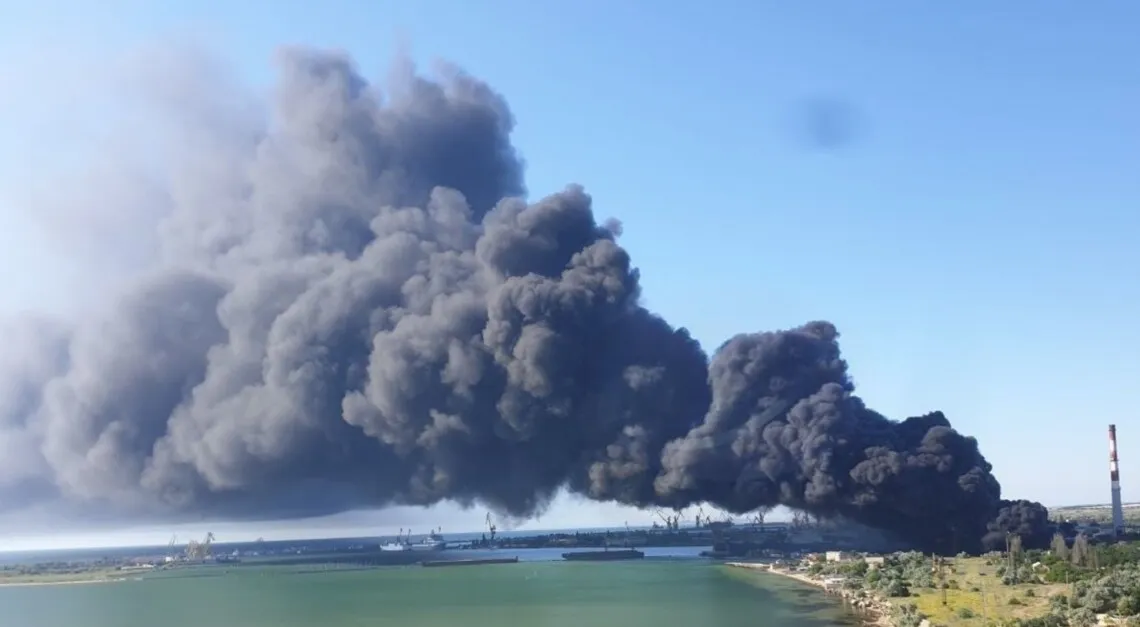 Видео: Симферополь и Ялта остались без света после атаки дронов