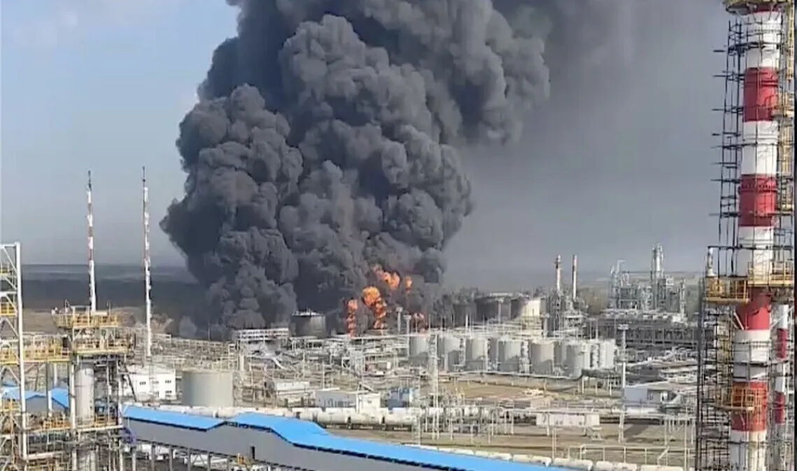 With its strike on the Omsk oil refinery, Ukraine has extended the range of its attacks to 2,400 km, according to the WSJ