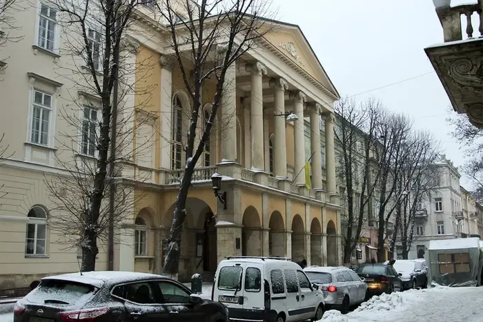 Українські театри та цирки змінили статус