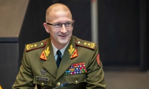 Відео: меморіал радянським військам у Берліні накрили українським прапором