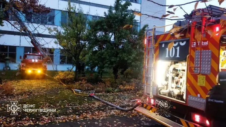 Ворог вдарив по об’єктах інфраструктури на Чернігівщині, є поранені