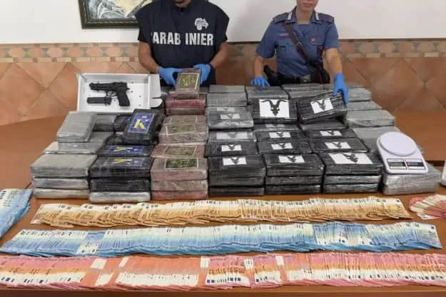 W Rzymie skonfiskowano setki kilogramów kokainy o wartości 16 milionów euro – Ansa