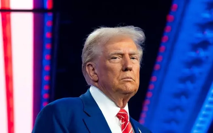 Рейтинг Трампа упал до рекордных 33%
