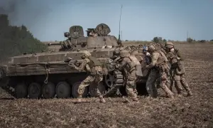 Через обстріли Дніпропетровщині тисяча людей залишилася без світла