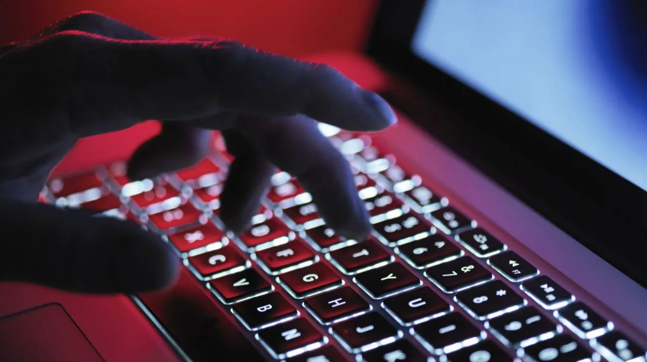 В РФ почали фіксувати масові збої мобільного інтернету та SMS у десятках регіонів
