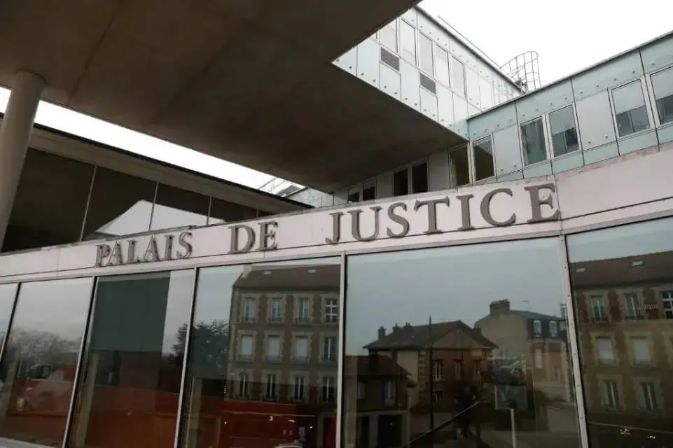 У Франції чотирьох осіб засуджено за сексуальну експлуатацію 16-річної дівчини — LEJDD