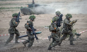 Сійярто прибув до Мінська та зустрівся з Лавровим