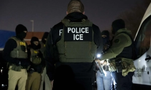 У США розширюють повноваження імміграційної служби — Reuters