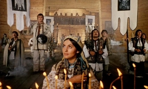 «Завжди обирай себе»: співачка Анна Трінчер презентує нову пісню «Треш»