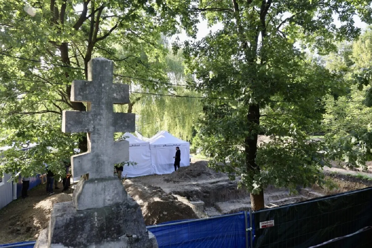 A Ukrainian-Polish expedition has begun search operations in the area of two former villages in Volhynia