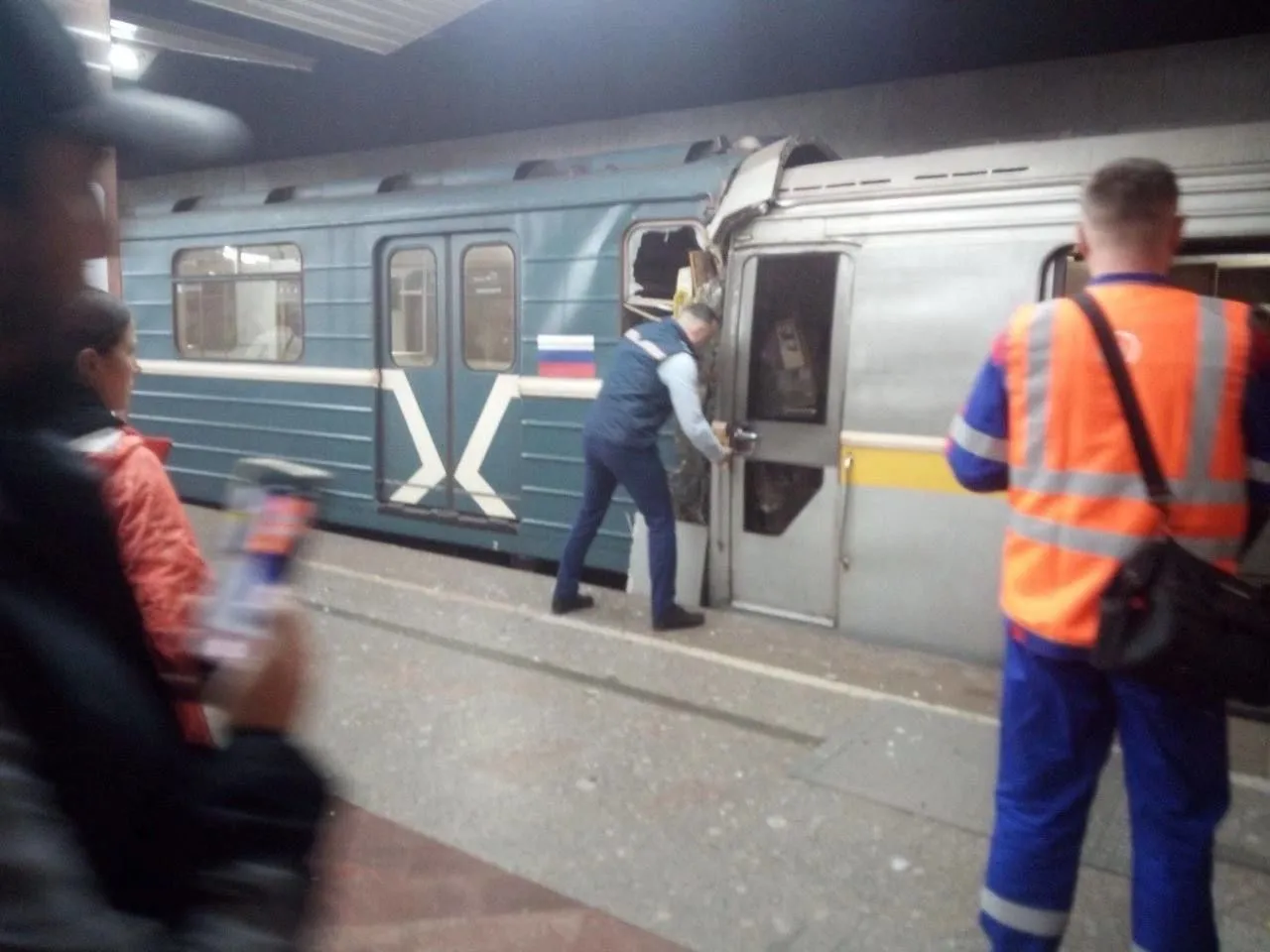У московському метро пенсіонерка штовхнула школярку під поїзд