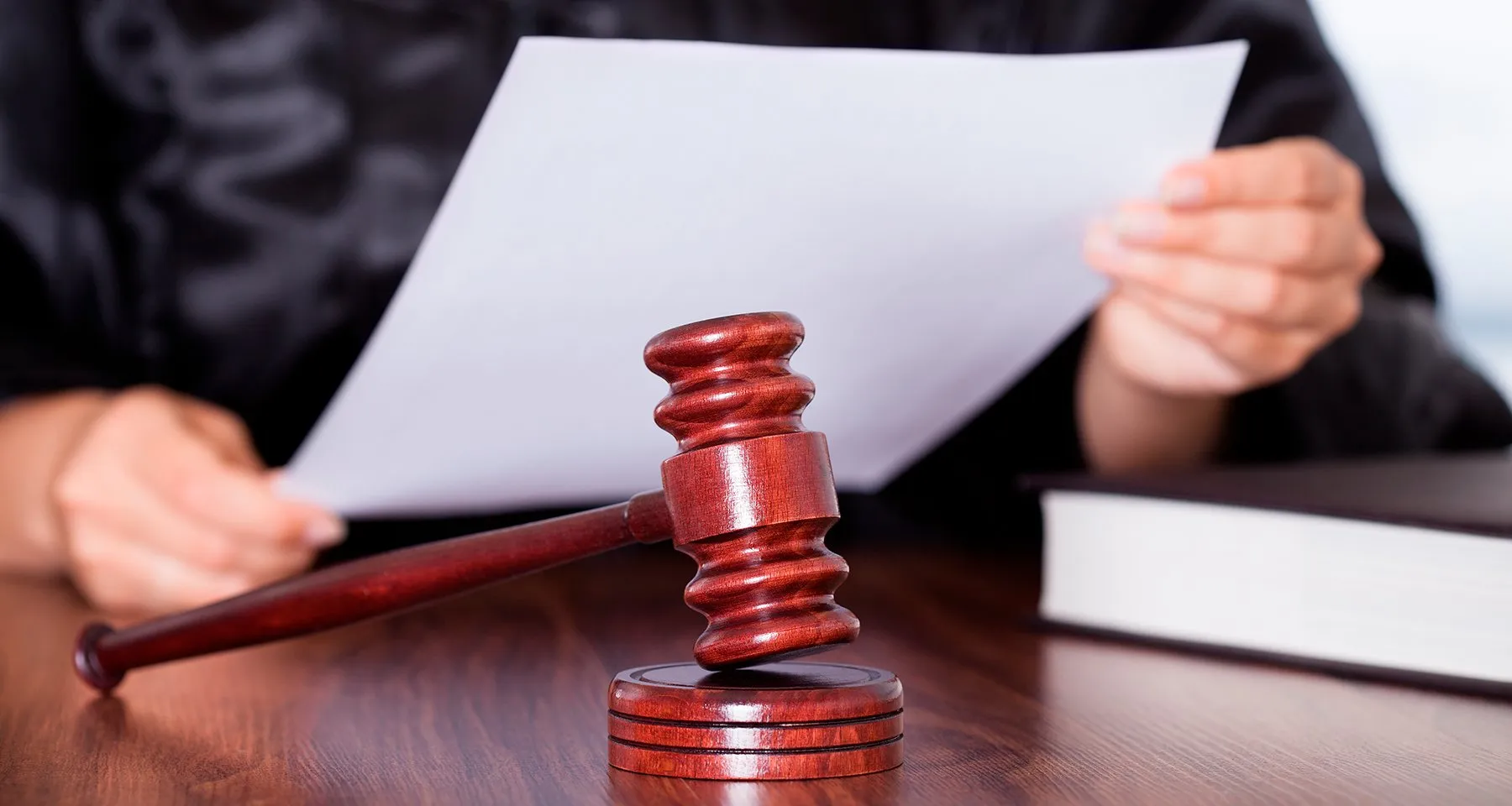 Посадовець КМДА постане перед судом за мільйонні збитки на закупівлі генераторів