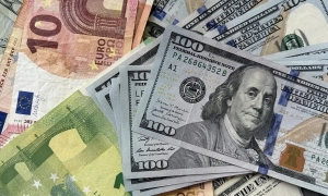 Долар продовжує дешевшати: ситуація на валютному ринку України