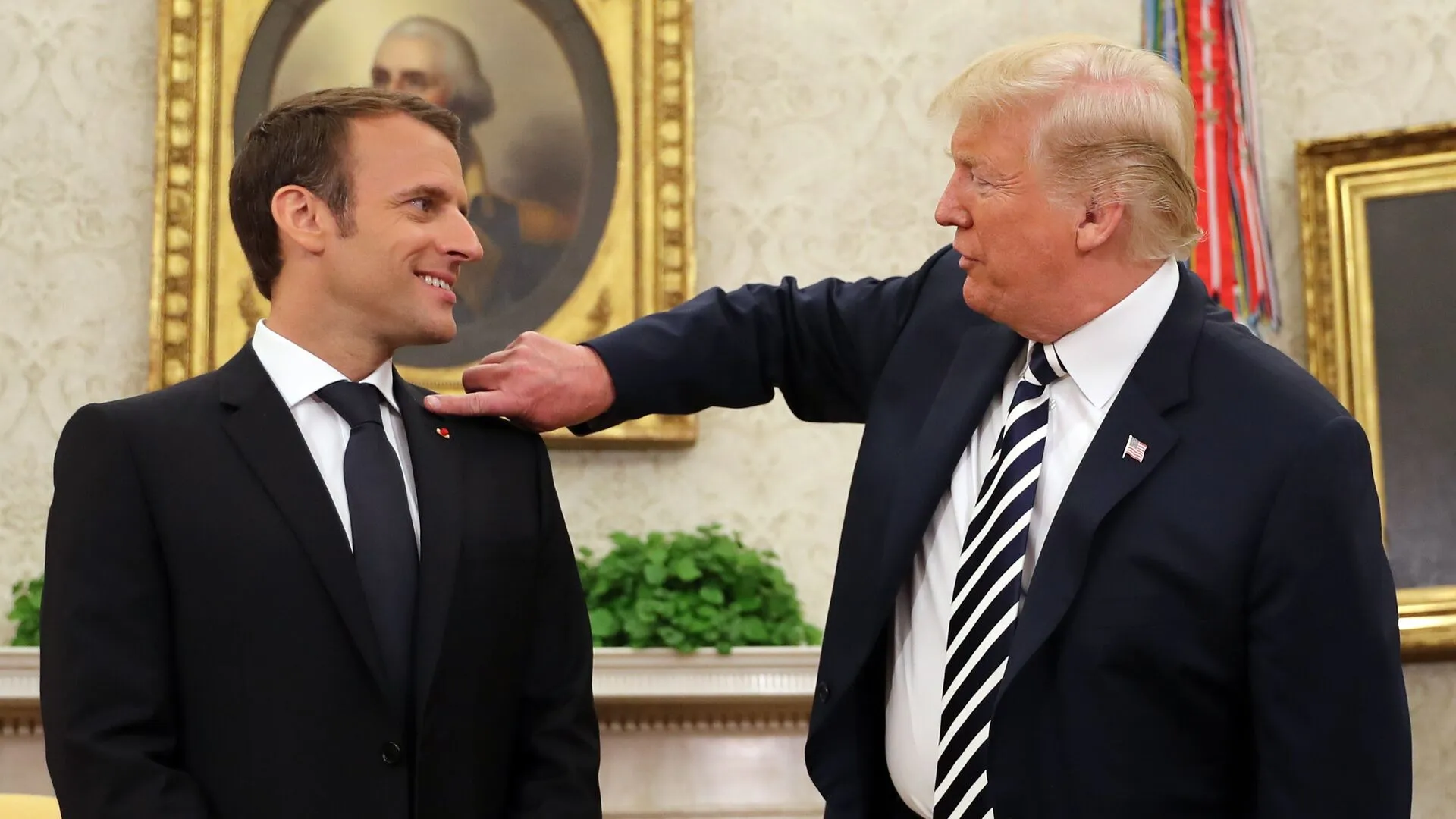 Трамп розсекретив приватне листування з Макроном через Гренландію