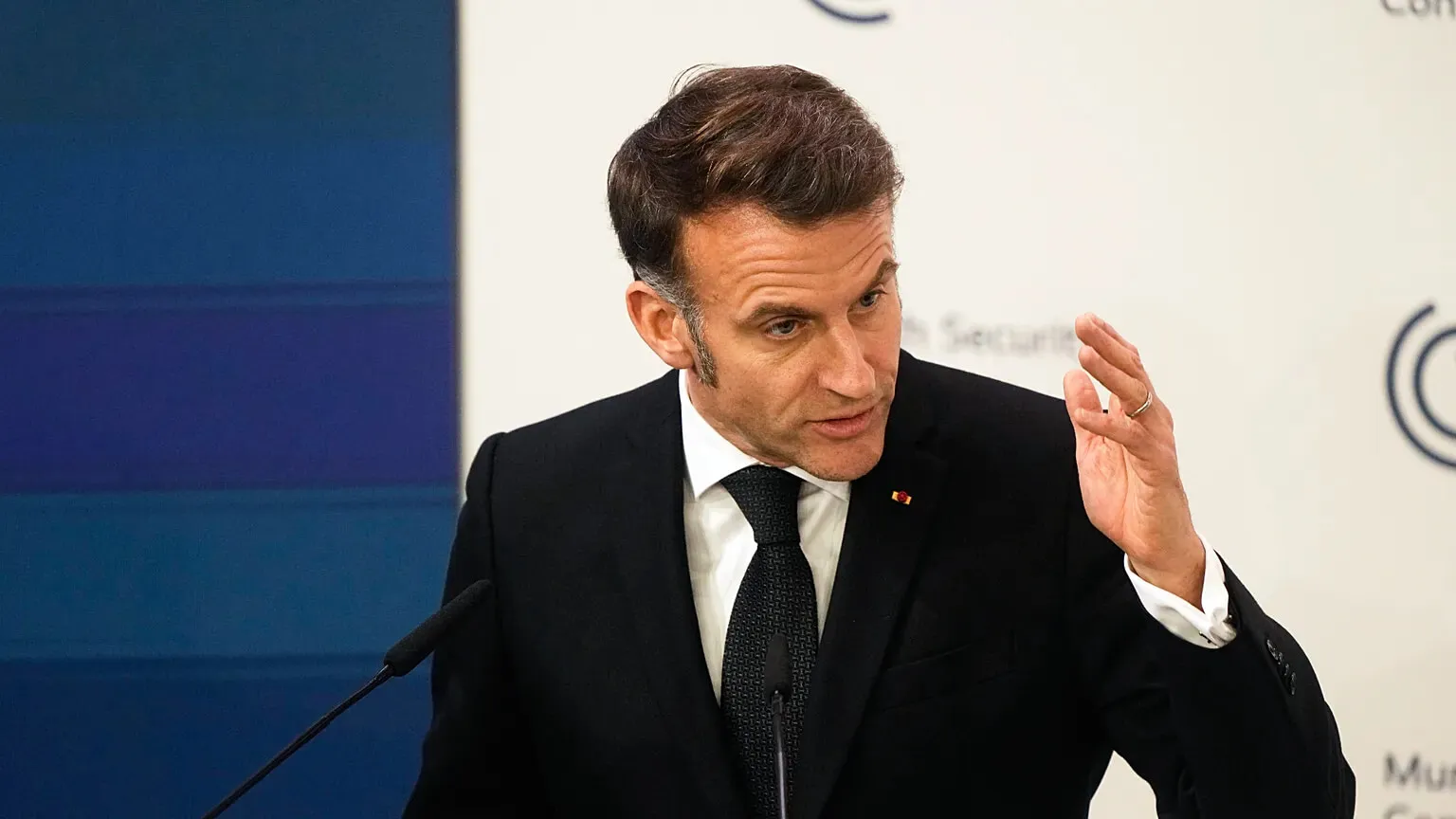 Елисейский дворец опубликовал видео с саммита G7 под российский трек «Капибара»
