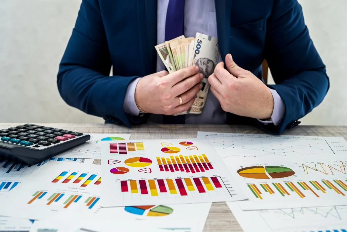 Україна передумала вводити жорсткі податки для ФОПів, які вимагає МВФ — Bloomberg