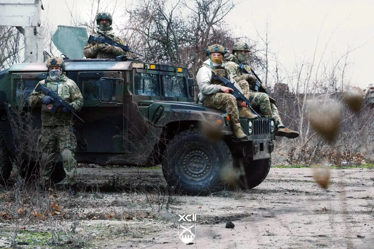 Сили оборони знищили російську бронетехніку на Добропільському напрямку Сили оборони знищили російську бронетехніку на Добропільському напрямку