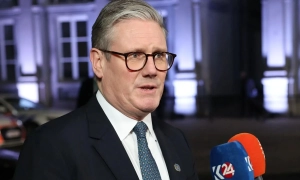 У Кривому Розі пролунали вибухи, є влучання у житловий будинок