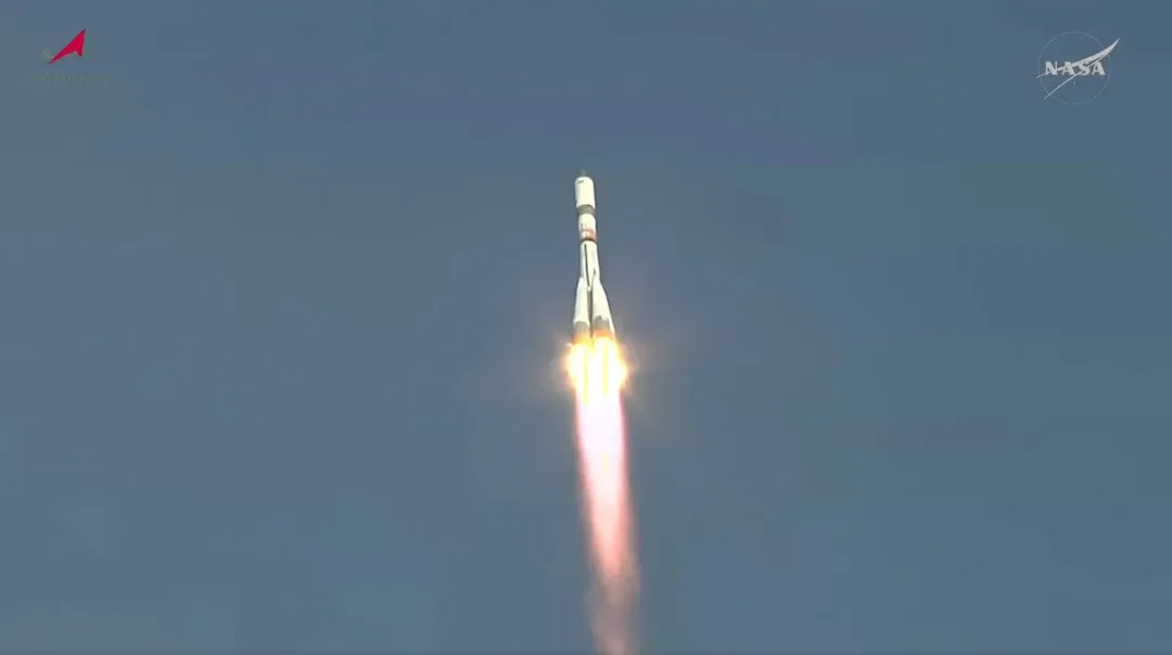 У російського космічного корабля після запуску вийшла з ладу антена — Reuters