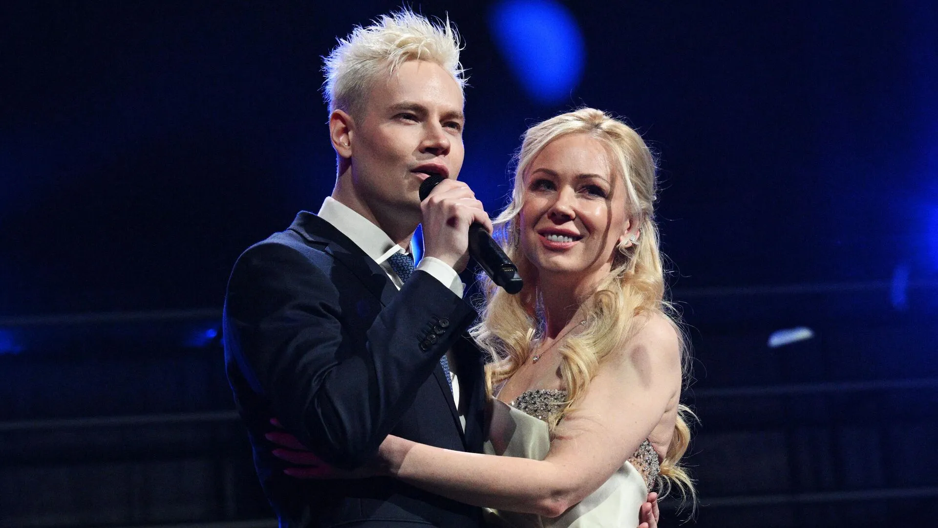 В окупованому Донецьку одружилися Zспівак Шаман та донощиця Мізуліна