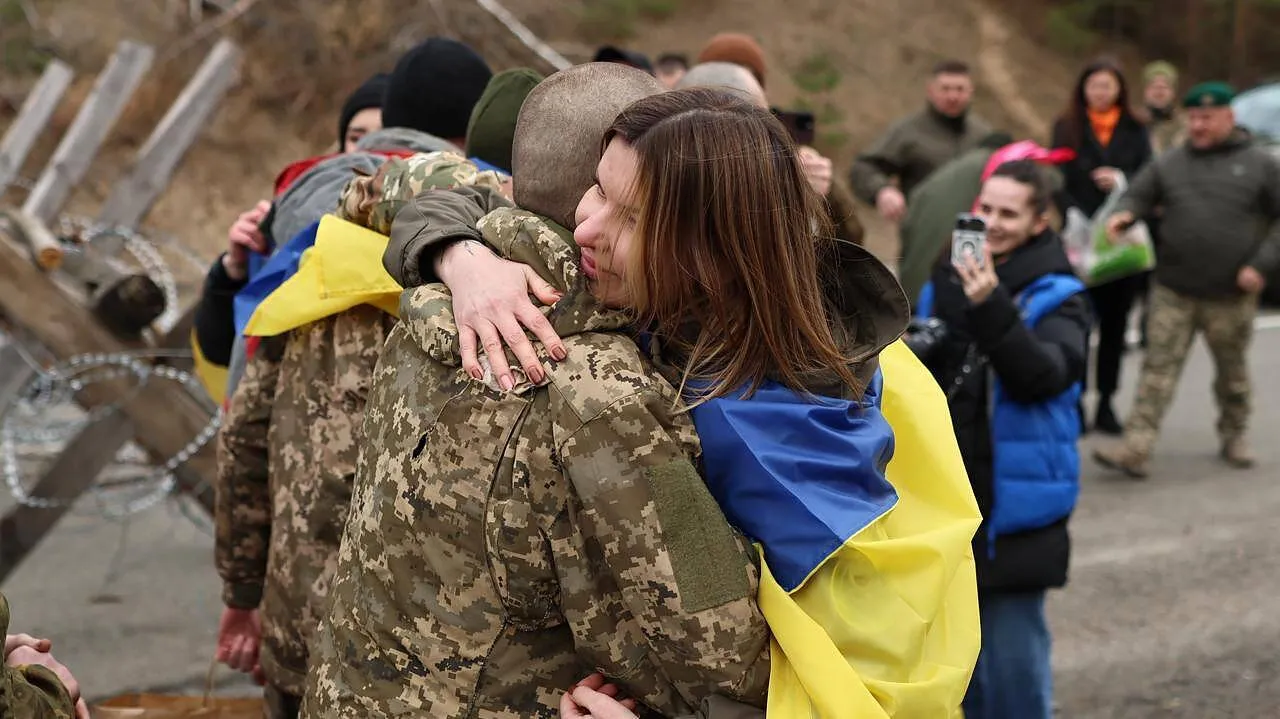 Зеленський розповів про маніпуляції росії у перемовинах щодо обміну полоненими Зеленський розповів про маніпуляції росії у перемовинах щодо обміну полоненими