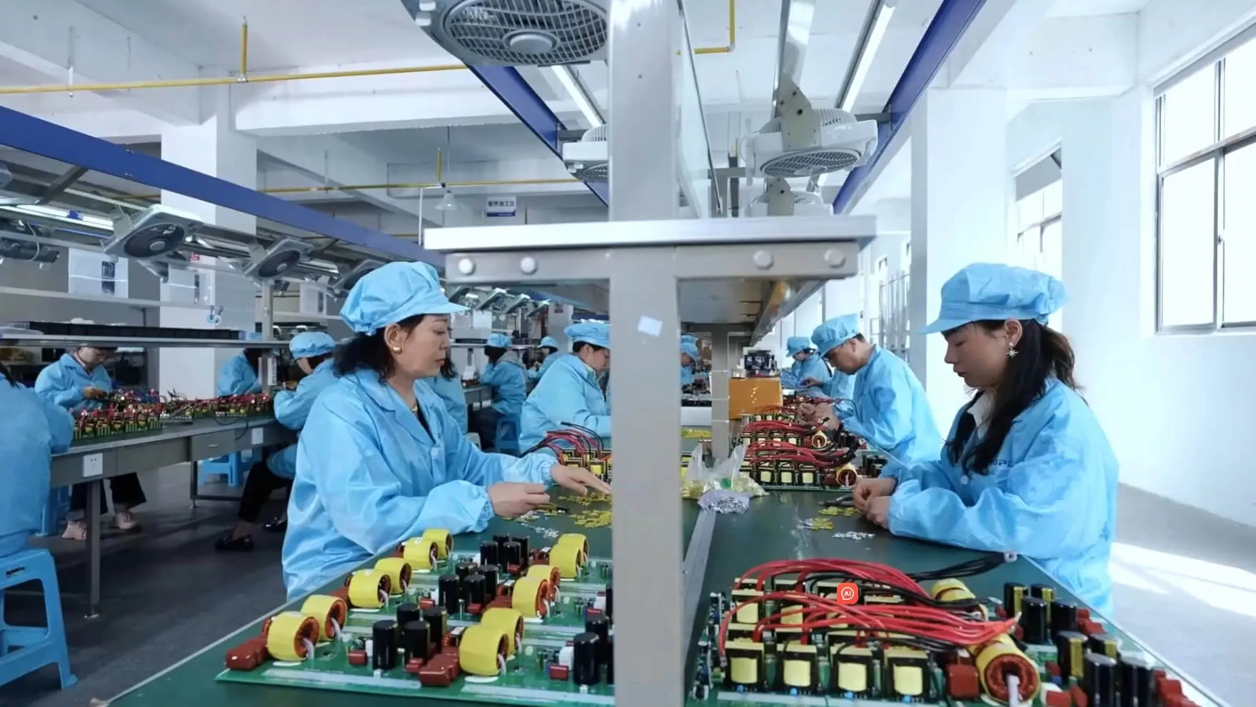 Китайський торговельний профіцит уперше перевищив 1 трлн доларів — Financial Times