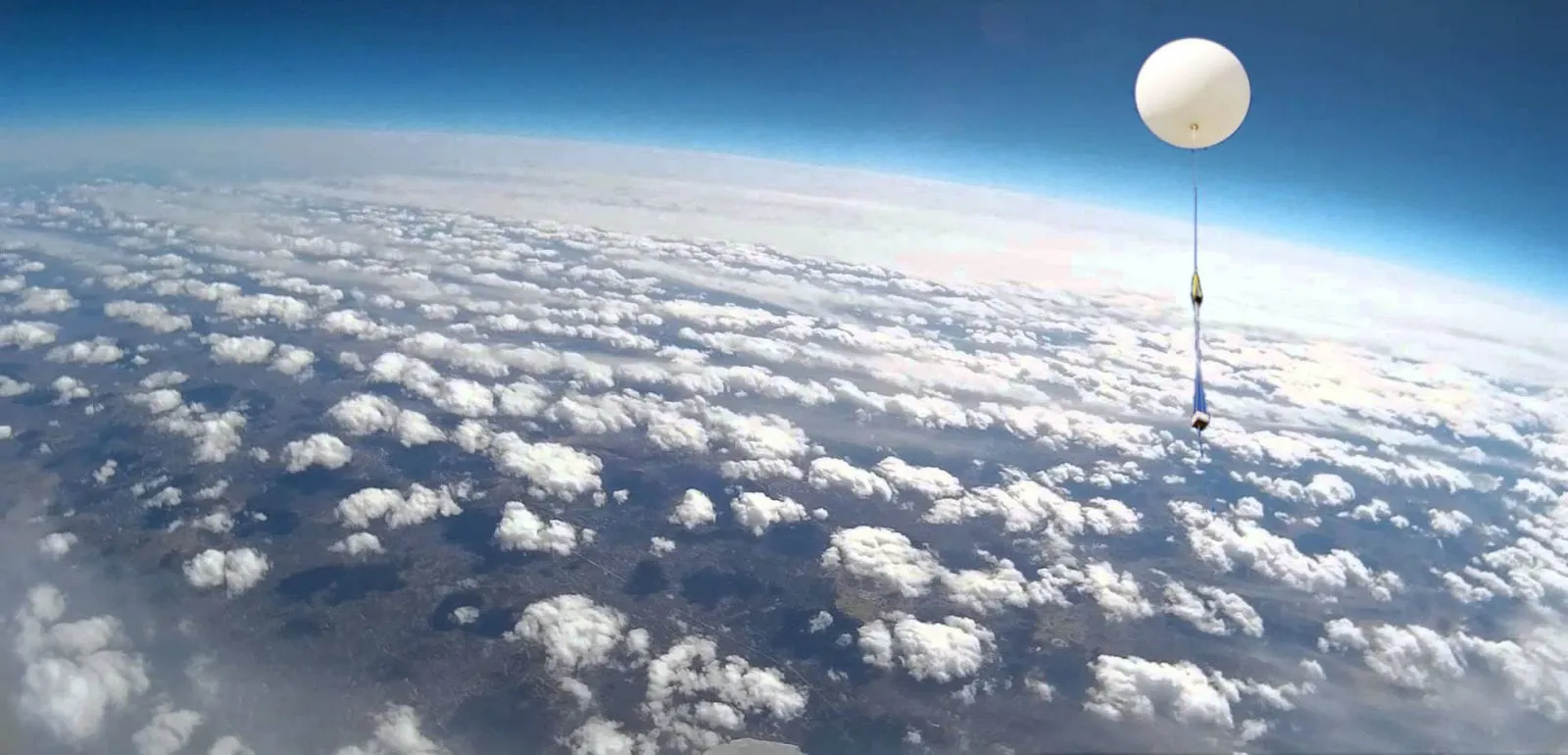 Литва перехопила повітряні кулі з контрабандними сигаретами на кордоні з Білоруссю — LRT