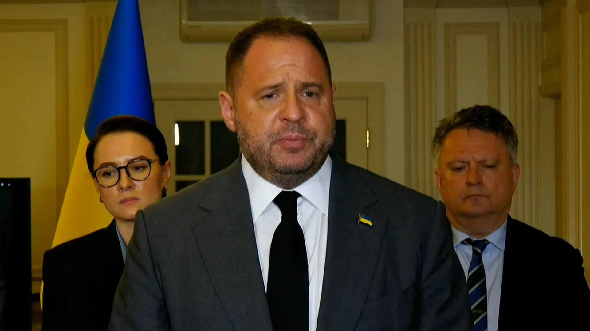 Чому відставка Андрія Єрмака стала політичним землетрусом для України — Politico