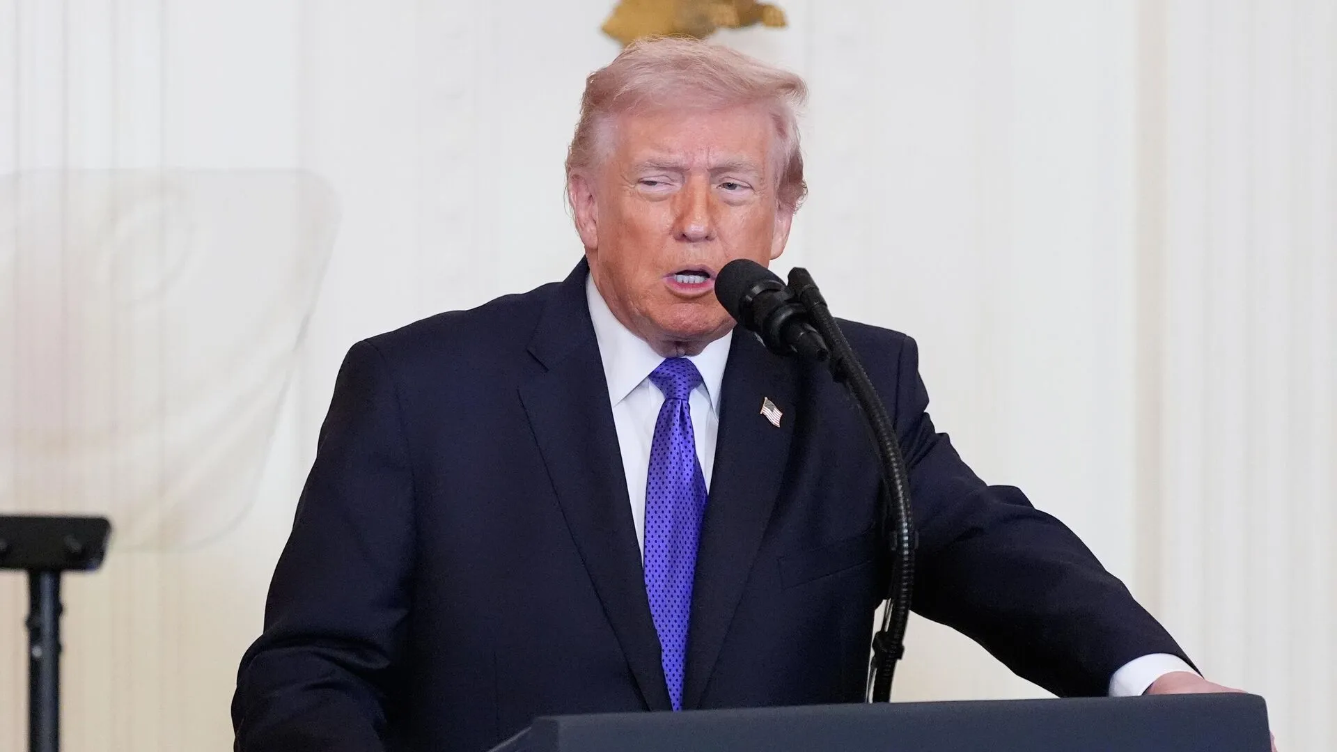 Трамп заявив, що особисто тримає Ормузьку протоку закритою