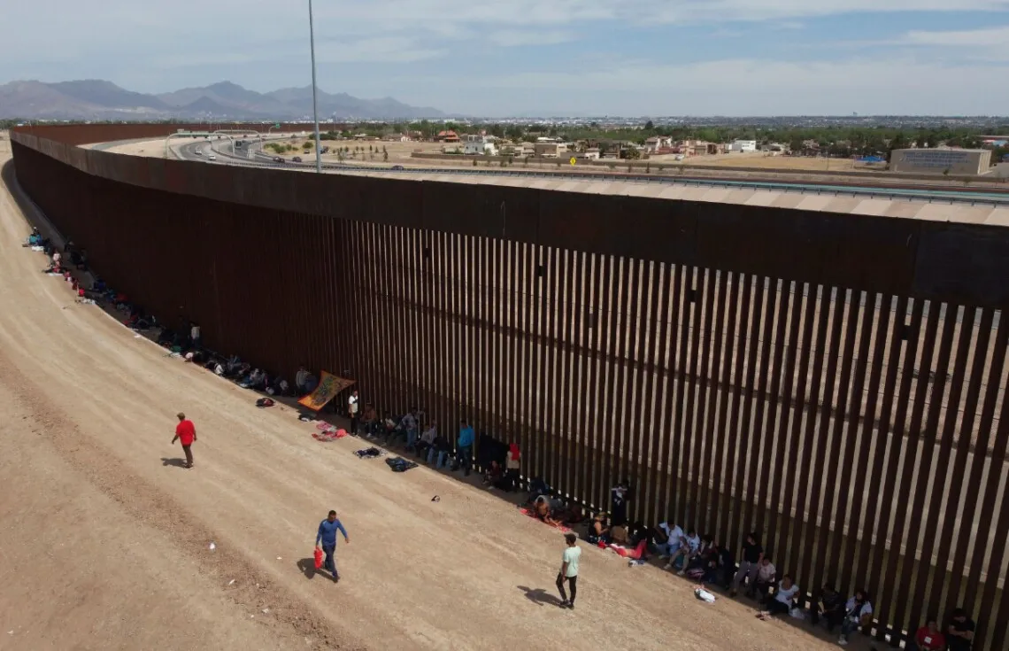 Адміністрація Трампа планує побудувати масштабну мережу центрів для утримання 80 тис мігрантів