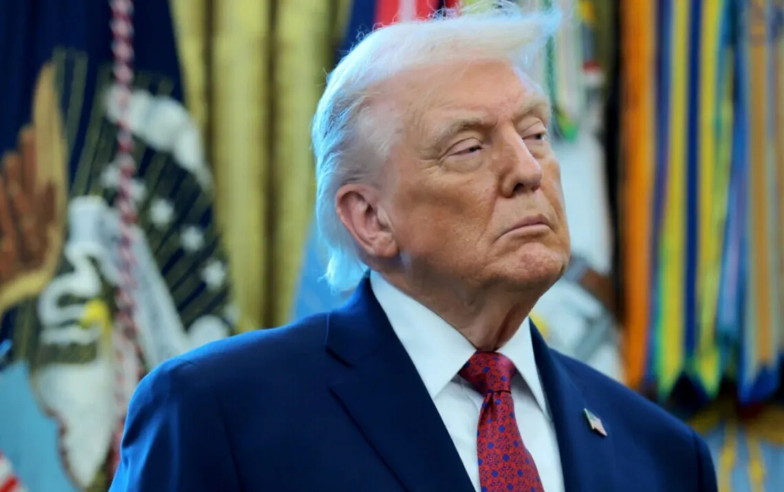 На Трампа произвели впечатление фотографии Киево-Печерской лавры после удара со стороны РФ — Politico