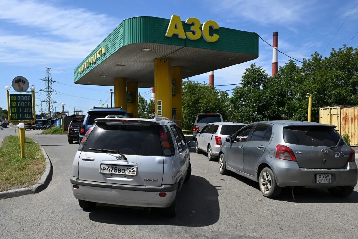 Дефіцит пального в Росії обмежив роботу вантажних автоперевізників