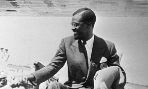 Іран атакував центр Ізраїлю, уламки ракет впали на вокзал у Тель-Авіві