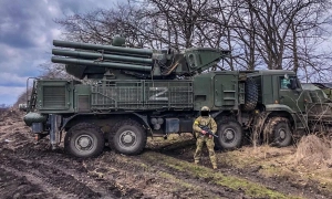rosja zwiększa produkcję sprzętu wojskowego na długotrwałą wojnę — wysoki rangą urzędnik NATO