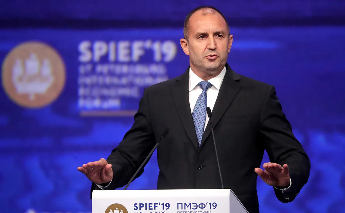 Президент Болгарії вимагає дострокових виборів після нічних заворушень у Софії