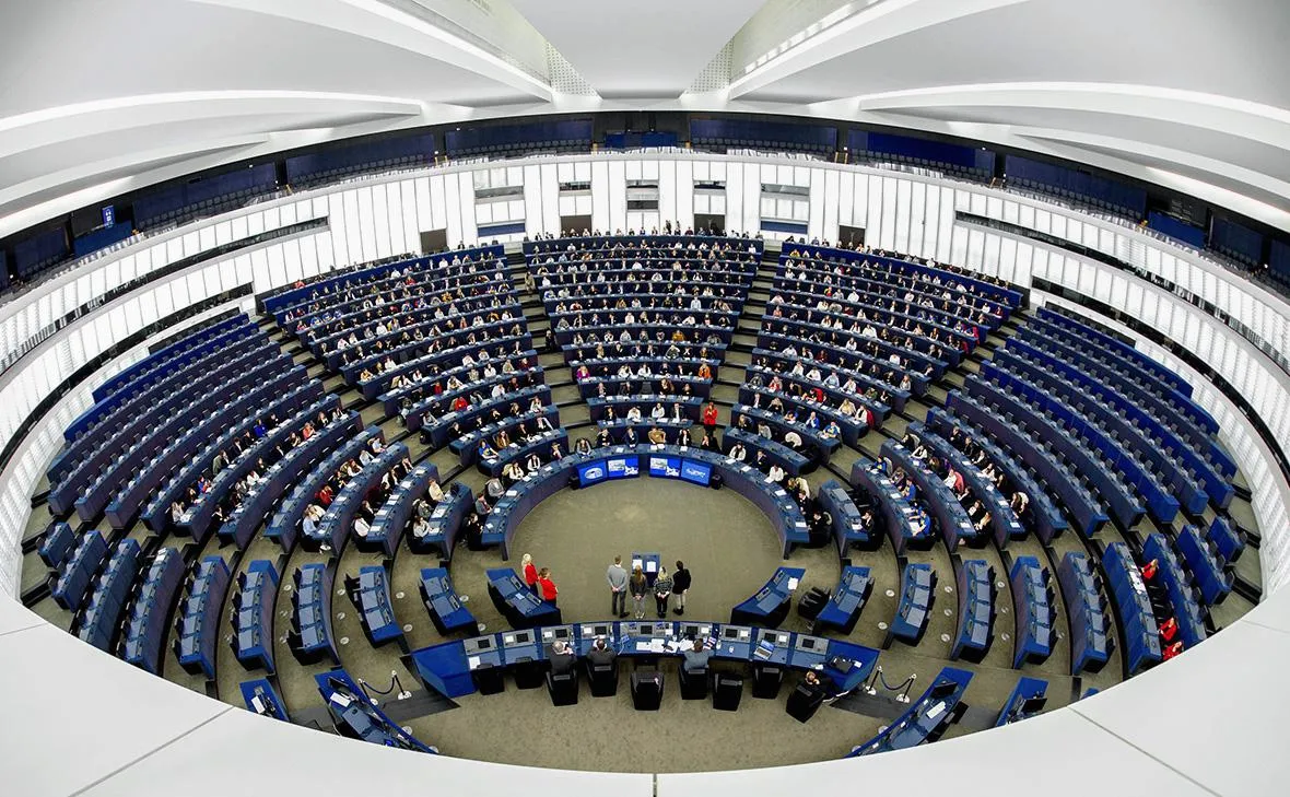 Європарламент відмовляється від низки проєктів задля економії — Euractiv