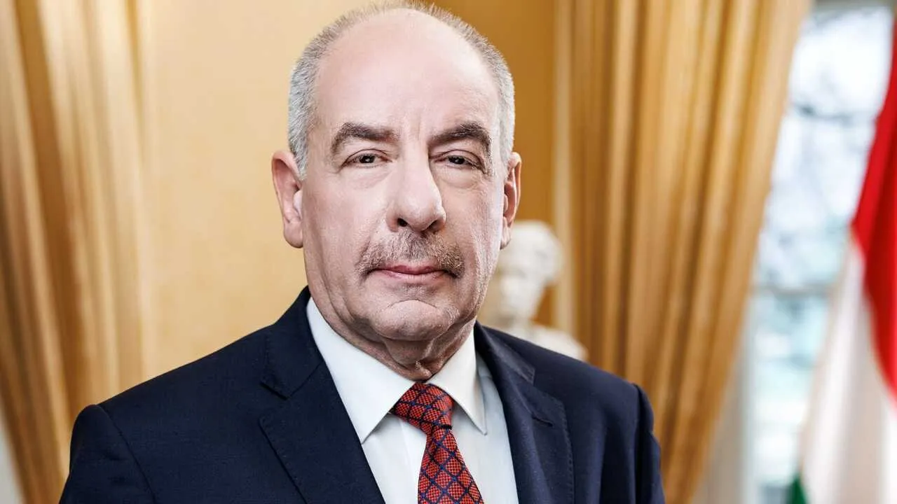 Президент Угорщини відмовився піти у відставку після вимоги прем'єр-міністра Мадяра