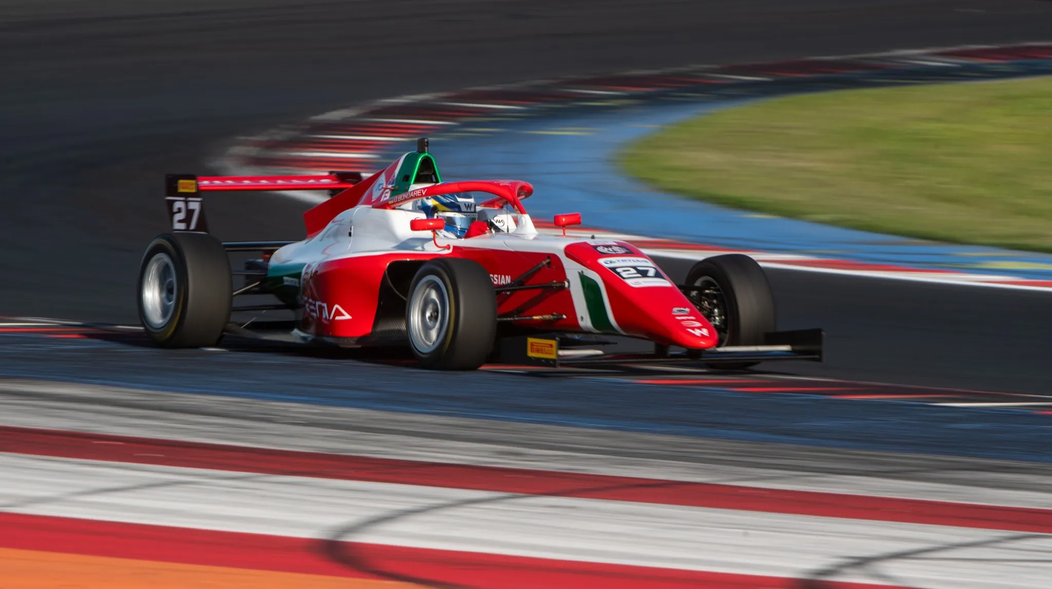 Українець Бондарев став найшвидшим на тестах у ОАЕ